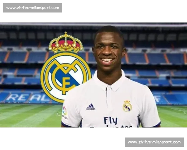 字母哥霸气驾驭维尼修斯赠衣，强壮体魄诠释 “紧身时尚” 新高度