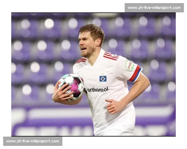 沙尔克官宣签下 22 岁德国中场法齐，合同至 2029 年