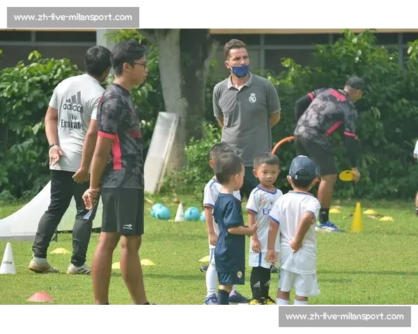 阿尔巴盛赞恩里克:世界最佳教练,足球与人生导师 阿尔巴盛赞恩里克:世界最佳教练,足球与人生导师